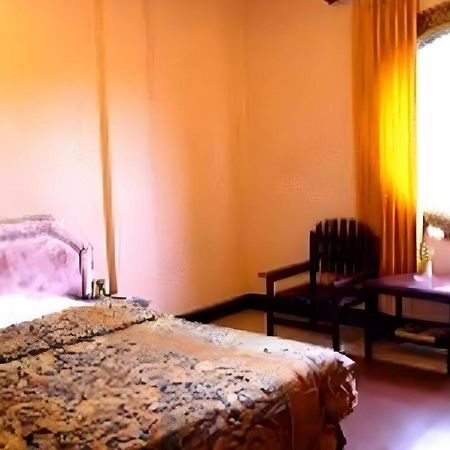 V3 Hotel Sorabaya Extérieur photo