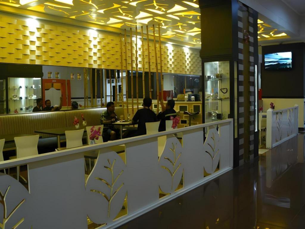 V3 Hotel Sorabaya Extérieur photo