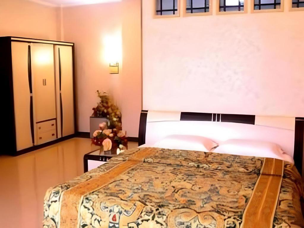 V3 Hotel Sorabaya Extérieur photo